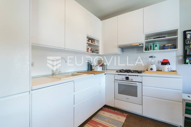 Zagreb, Mikulici, smukt familiehus 325 m² - 9
