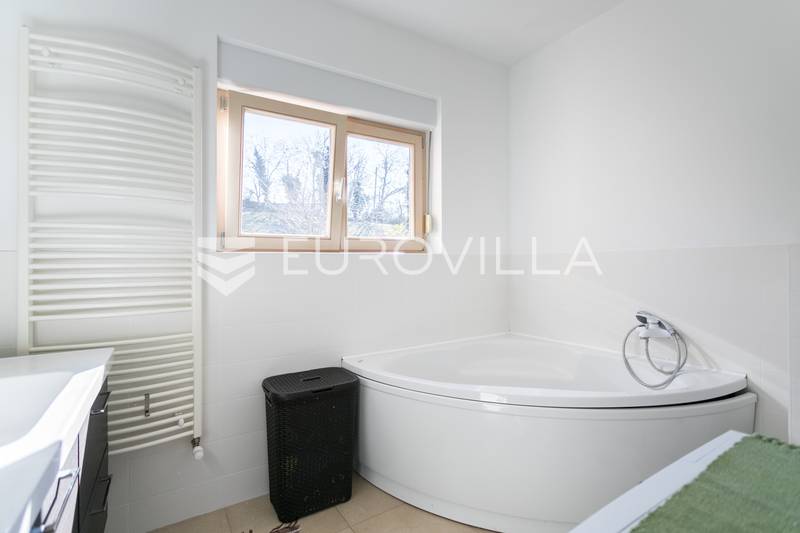 Zagreb, Mikulici, smukt familiehus 325 m² - 7
