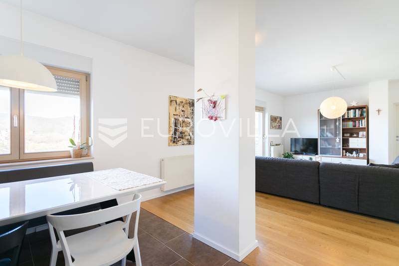 Zagreb, Mikulici, smukt familiehus 325 m² - 10
