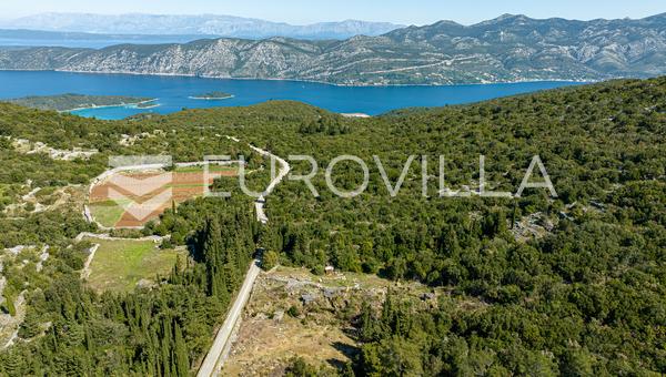 Korčula, Pupnat, poljoprivredno zemljište uz cestu površine 9.400 m²