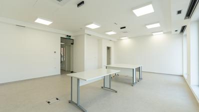 Osijek, Center, office space for rent 200 m² in a modern office building
