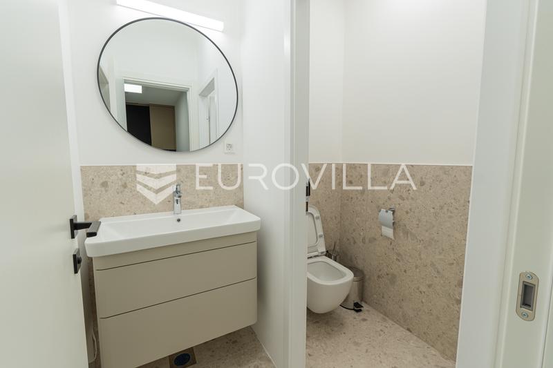 Osijek, Center, office space for rent 200 m² in a modern office building - 8