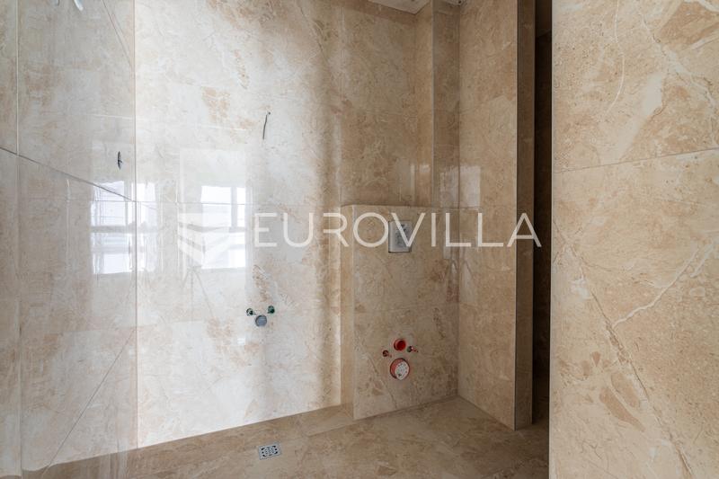 Makarska, dvosoban stan u luksuznoj novogradnji s bazenom