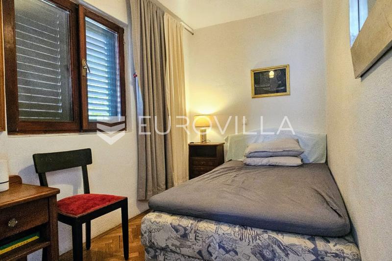 Trogir, dům se třemi apartmány a krásným výhledem, 50 m od moře - 6