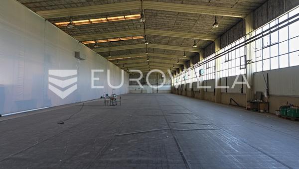 Beli Manastir, alrededores - nave de producción / instalación logística, 5.000 m²