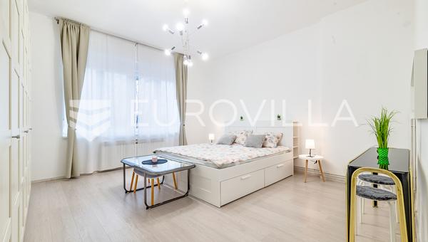 Zagreb, Kvaternikov trg, apartamento recién renovado en alquiler de 65 m²