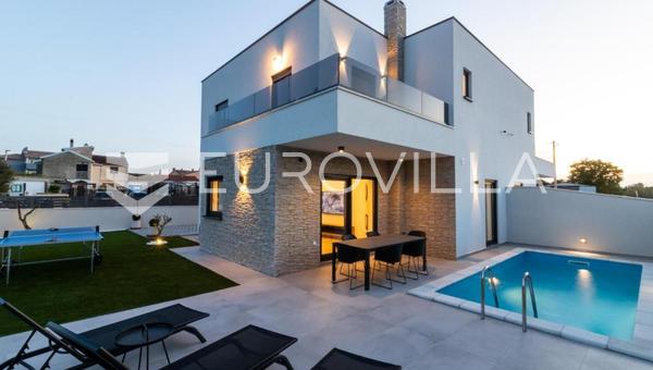 Istria, Sisan, alquiler a largo plazo de una villa moderna con piscina