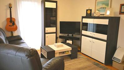 Kastel Gomilica, 61,3 m² iki yatak odalı daire ve otopark alanı