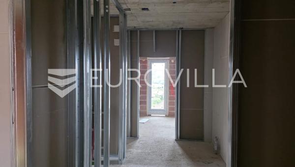 Duga Resa, hus 163 m², NYBYGGET