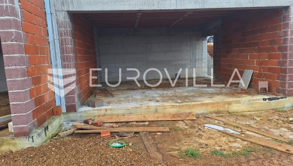 Duga Resa, 163 m² ev, Yeni Yapım