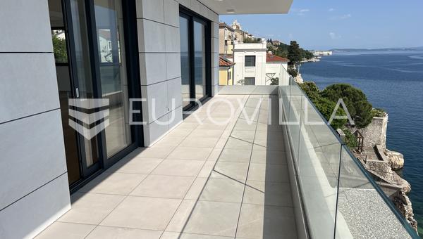 Rijeka, Pećine, NOWA INWESTYCJA, luksusowy apartament czteropokojowy, 163,72 m², pierwszy rząd do morza