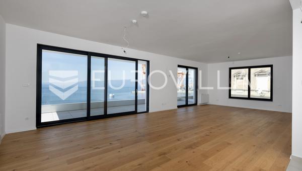 Rijeka, Pećine, NUEVA PROMOCIÓN, lujoso apartamento de cuatro dormitorios, 163,72 m², primera línea de mar