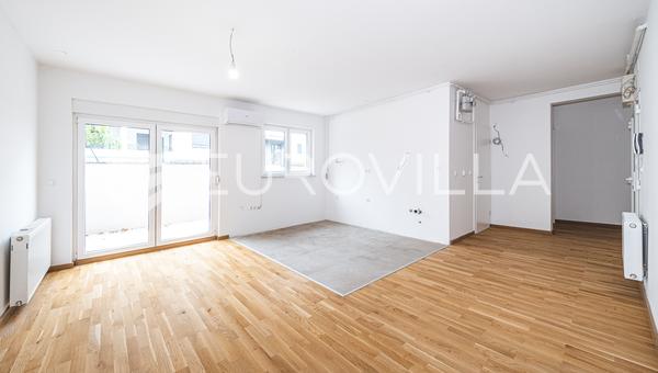 Jarun, toværelses lejlighed med have i nybyggeri, 81 m²