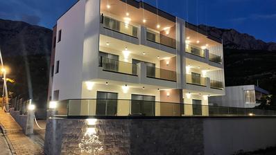 Promajna, luksuzna dvojna kuća s pogledom na more, blizu centra i plaže