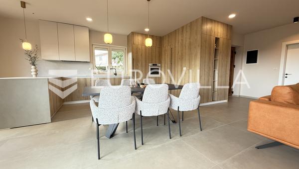 Istrien, Barban - luksuriøs 180 m² villa med pool og jacuzzi