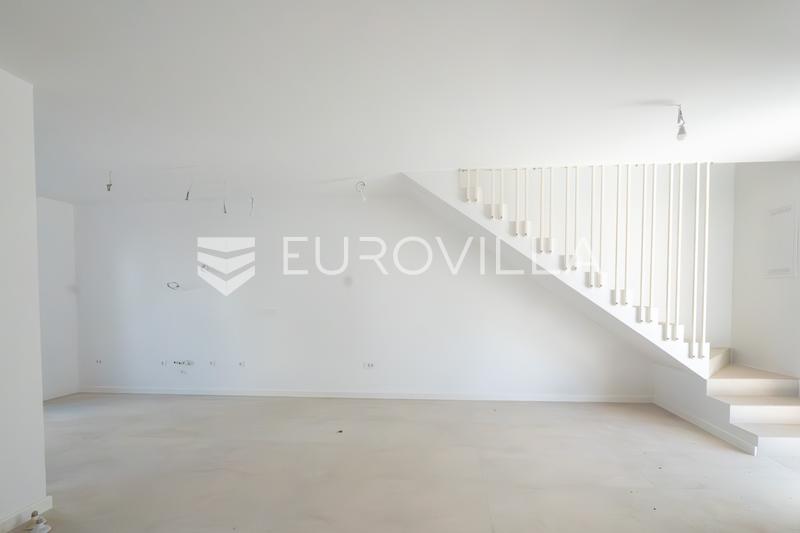 Zadar, Vrsi, beautiful terraced house with garden and swimming pool