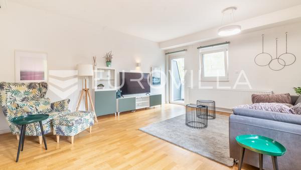 Vrbani, yeni tadilatlı iki yatak odalı daire 65 m²