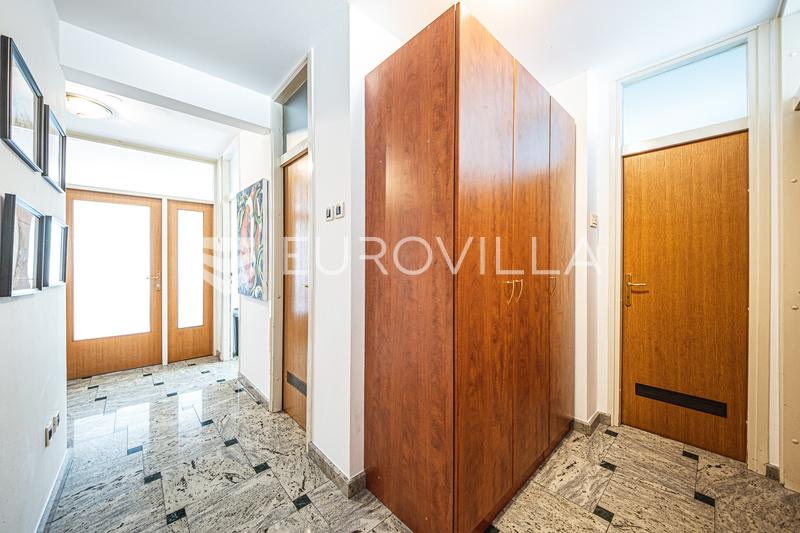 Zagreb, Srednjaci - rymlig trerumslägenhet 100 m² - 19