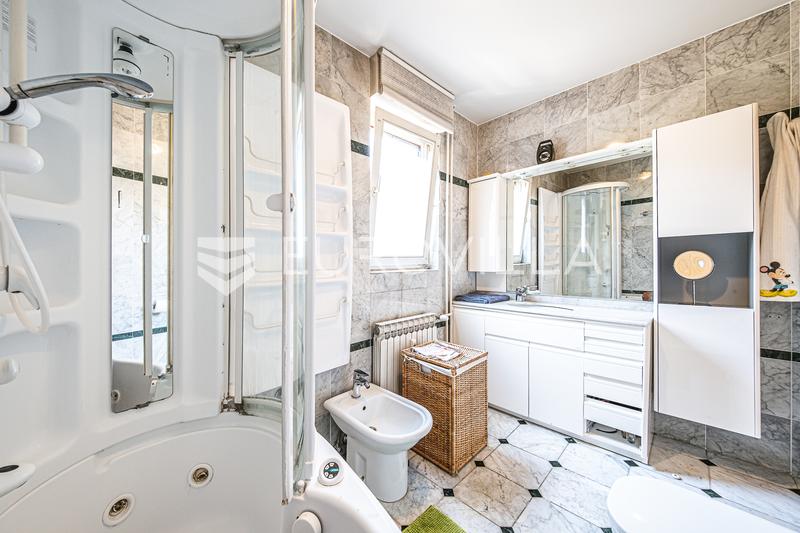 Zagreb, Srednjaci - rymlig trerumslägenhet 100 m² - 12