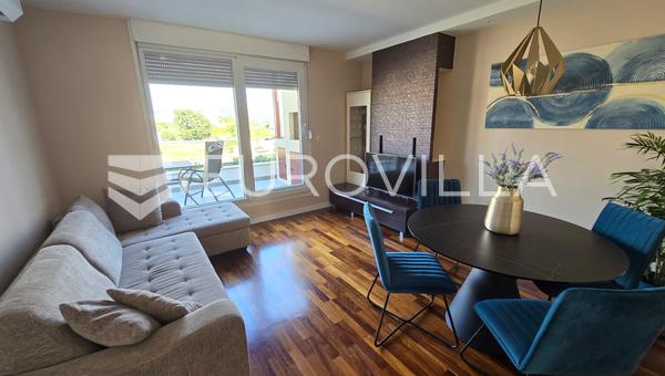 Split, Žnjan, penthouse s lijepim pogledom na more