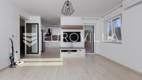 Rijeka, Draga - modern 82 m² 2-bedroom apartment with sunny balcony and shaded terrace