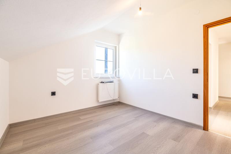 Zagreb, Sveta Klara, poslovni prostor na dvije etaže u samostojećem objektu, 152 m² - 6