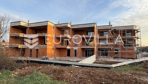 Pula, Valdebek, prostrani penthouse u novogradnji, 2. kat,154 m², garaža, odlična lokacija