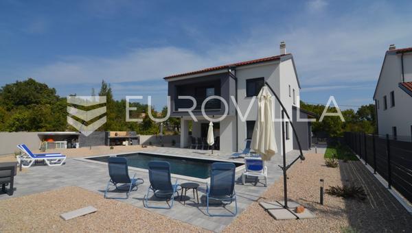 Ön Krk, Gostinjac, nyrenoverad villa med pool