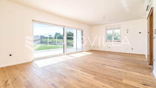 Zagreb, Rakitje, luksushuvila 240 m²