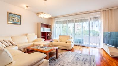 Split, Zenta, geräumige 115 m² große Dreizimmerwohnung mit Meerblick, Langzeitmiete.