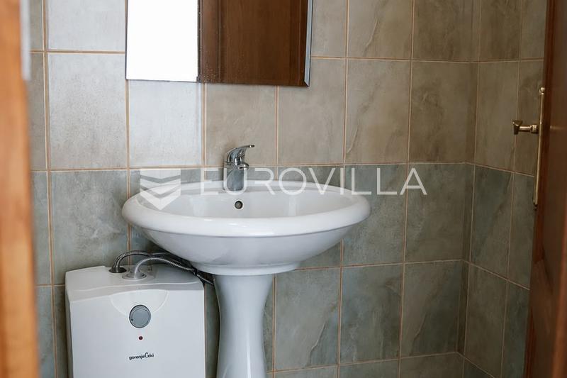 Vinkovci, Rent, Business building 459 m² - 16