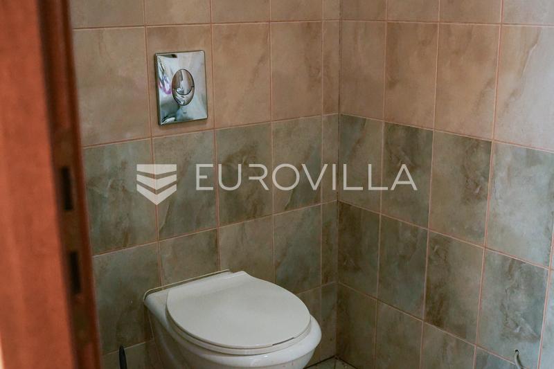 Vinkovci, Rent, Business building 459 m² - 15