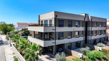 Zadar, Privlaka, trosoban stan na prvom katu s pogledom na more 110,22 m²