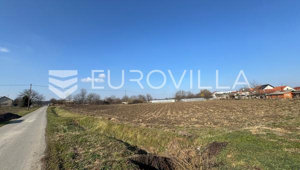 Dakovo, Terreno edificable con permiso de ubicación, 6863 m²