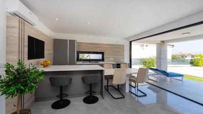 Zadar, Vir, luksuzna villa sa šest stambenih jedinica, samo 250m od mora