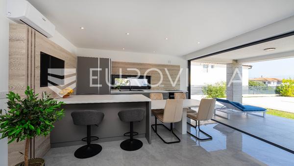 Zadar, Vir, villa de lujo con seis unidades residenciales, a solo 250m del mar
