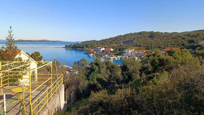 Dugi otok, Zaglav, građevinsko zemljište 400 m² na odličnoj lokaciji 100m od mora