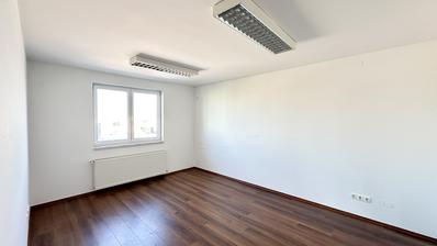 Vinkovci, Jošine, poslovni prostor uredske namjene 18 m²