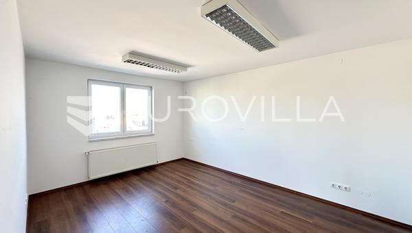 Vinkovci, Josine, espaço de escritório comercial de 18 m²