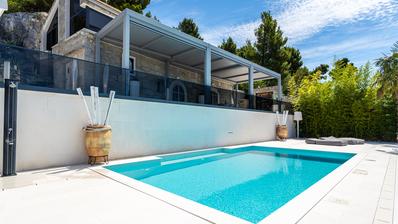 Brela, unik stenvilla med panoramaudsigt og swimmingpool