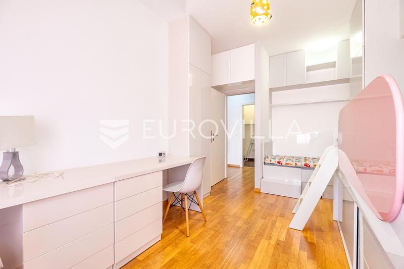 Zagreb, Darwinova, bel appartement de trois pièces avec 2 garages, 134 m² - 9