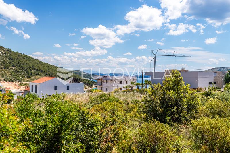 Marina, building plot of 1,800 m² in an attractive location with sea view