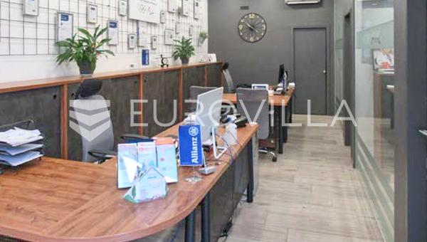 Zagreb, Svetice, ulični lokal 65 m² i garažno mjesto 16 m²