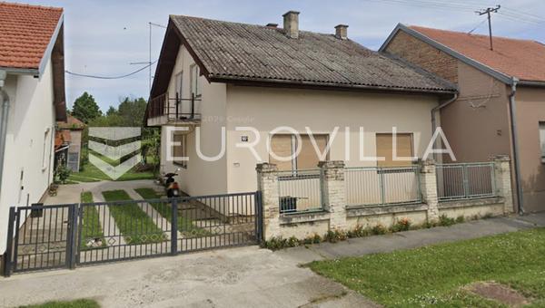 Beli Manastir, Stadtzentrum, Einfamilienhaus in der Endphase der Renovierung, 160 m²