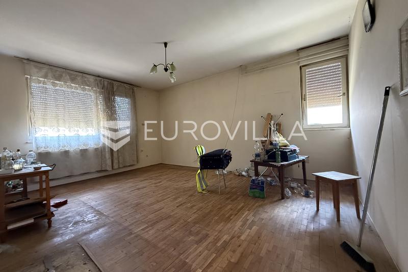 Beli Manastir, bymidte, familiehus i den sidste fase af renoveringen, 160 m² - 3