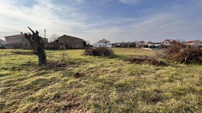 Marčana, Loborika, građevinsko zemljište 506 m² na odličnoj lokaciji s putem