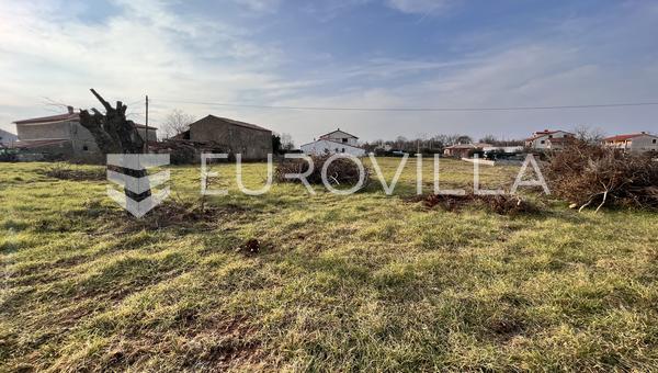 Marcana, Loborika - terreno para construção de 506 m² em excelente localização com acesso por estrada
