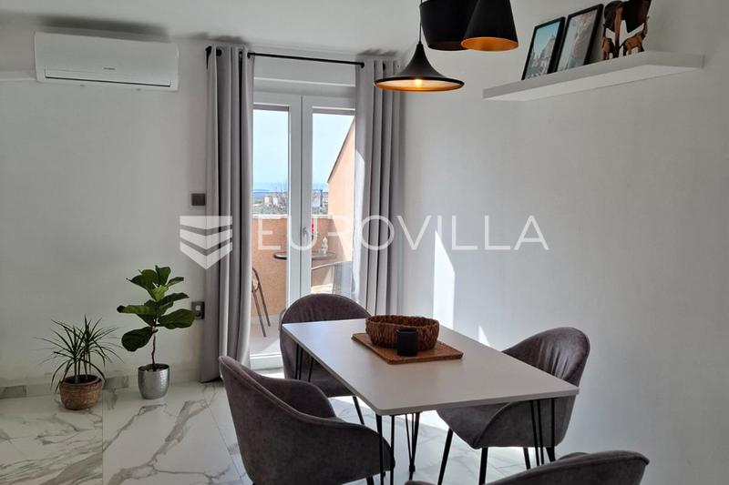 Istra, Vodnjan, trosoban stan, 2 parking mjesta, ostava