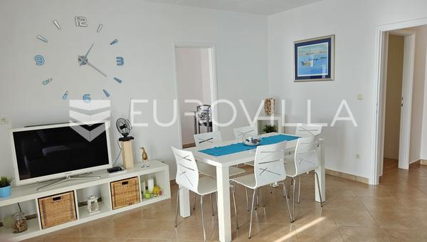 Isztria, Novigrad közelében - bájos, első emeleti lakás egy hálószobával, 51,20 m²