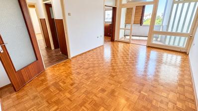 Rijeka, klasszikus háromszobás lakás, 63 m², tengerre és Učka-ra néző kilátással